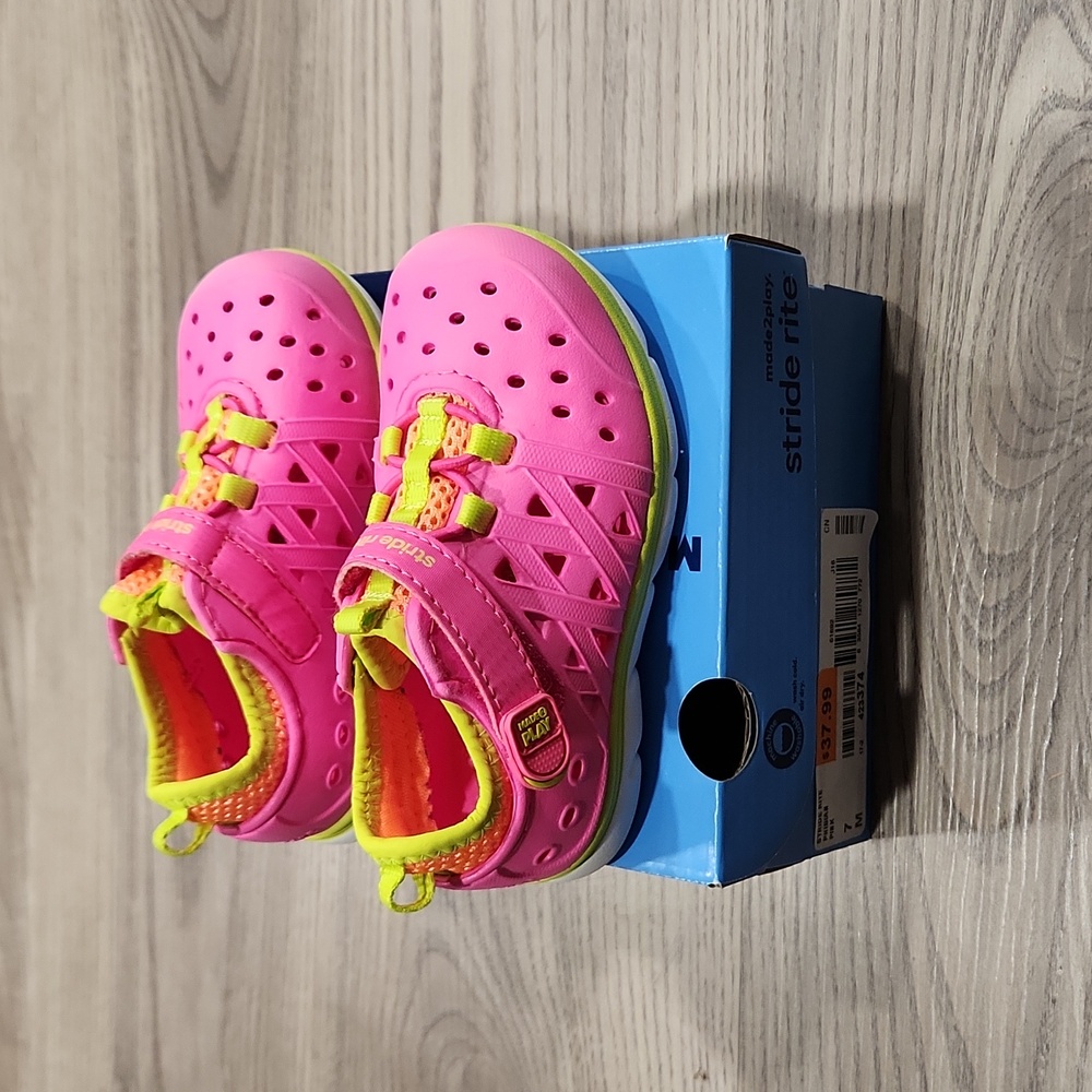 Stride Rite Phibian Pink Water Shoes Size 7